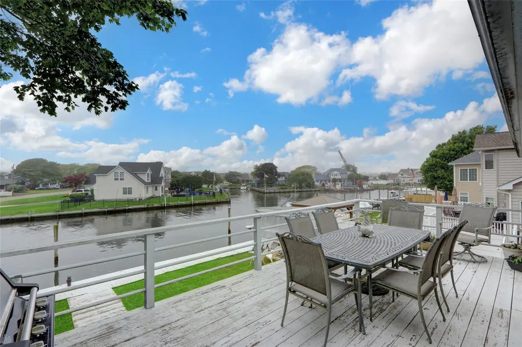 26 Bayview Avenue Babylon NY 11702