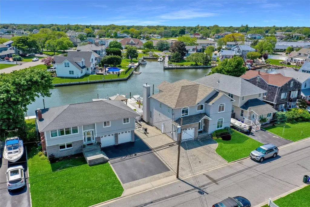 26 Bayview Avenue Babylon NY 11702