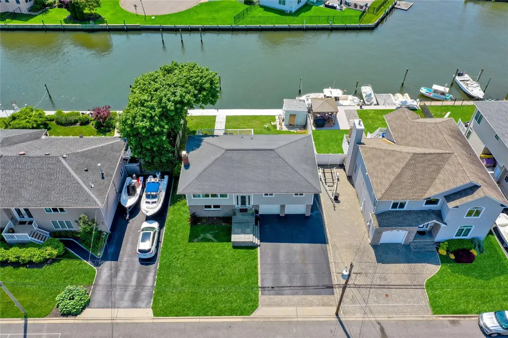 26 Bayview Avenue Babylon NY 11702