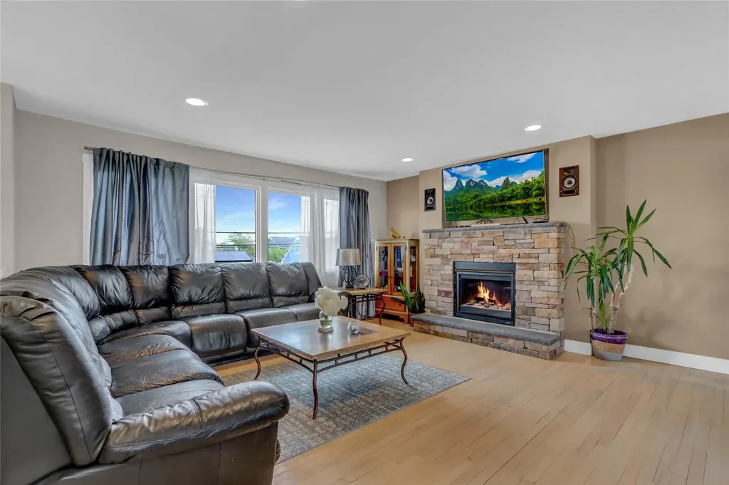 26 Bayview Avenue Babylon NY 11702