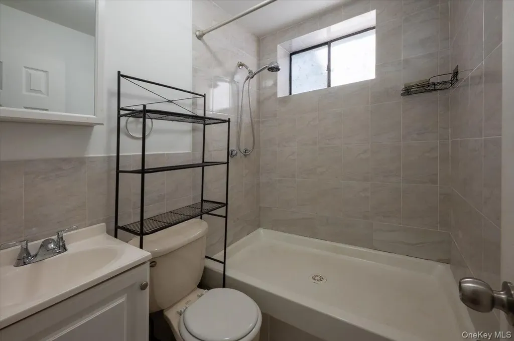 16608 29th Avenue Flushing NY 11358