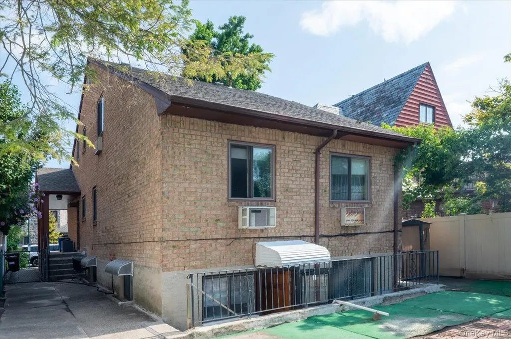 16608 29th Avenue Flushing NY 11358