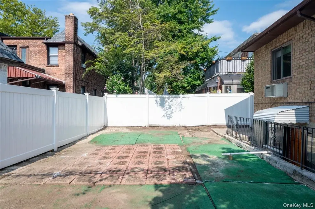 16608 29th Avenue Flushing NY 11358