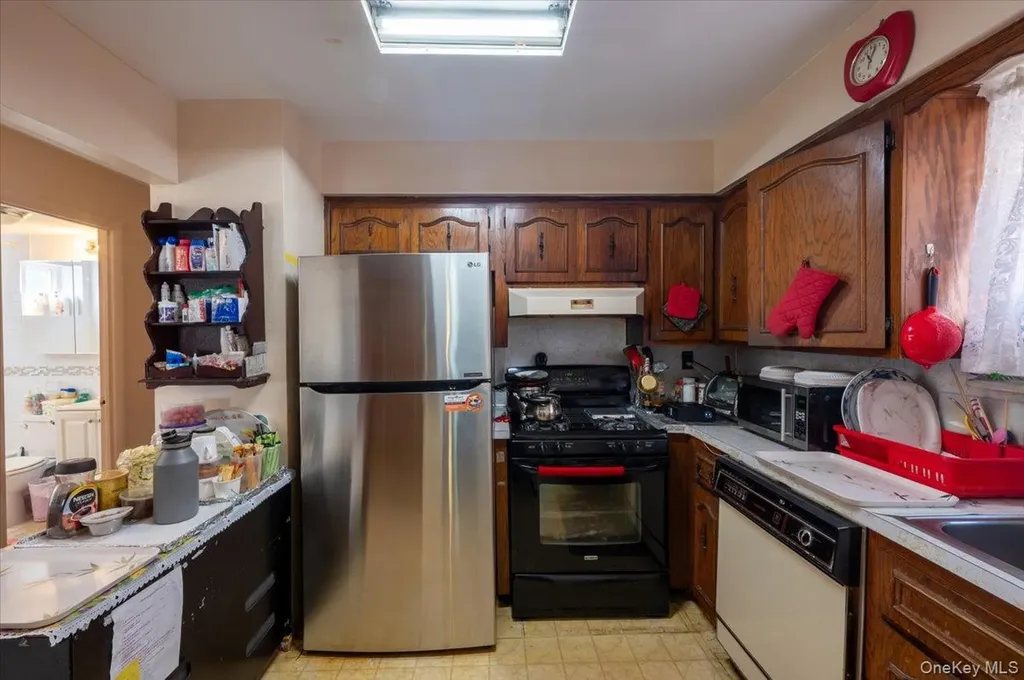 16608 29th Avenue Flushing NY 11358