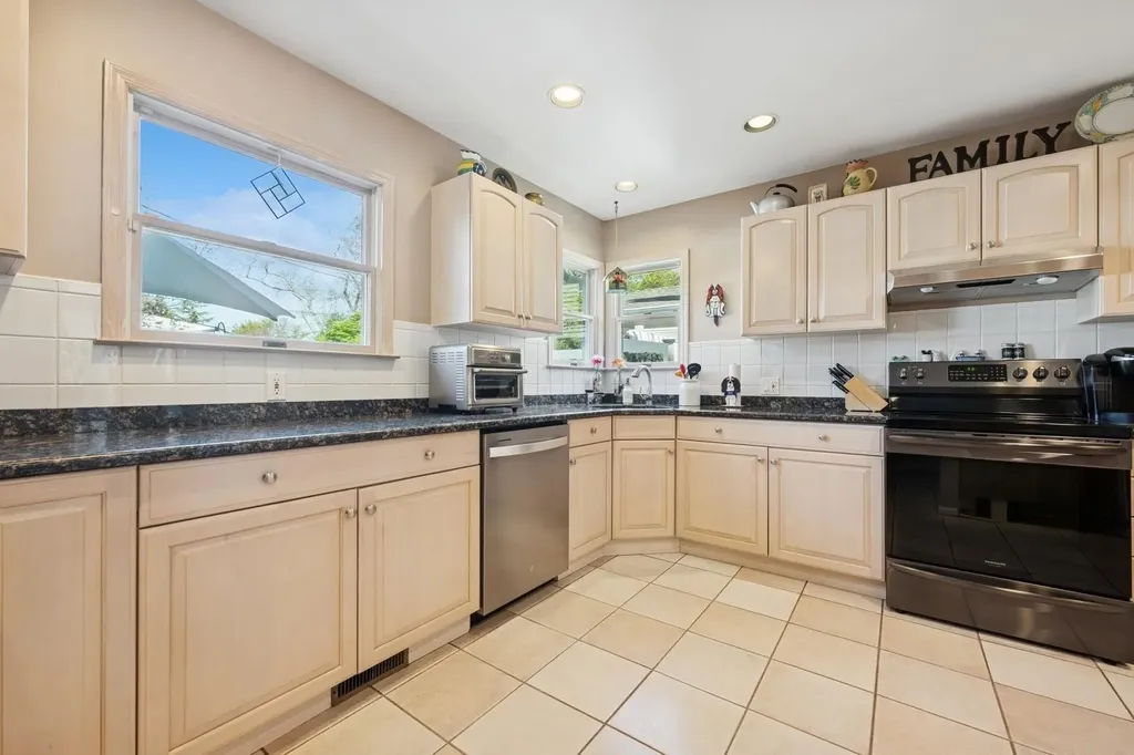 1334 Martin Drive Wantagh NY 11793