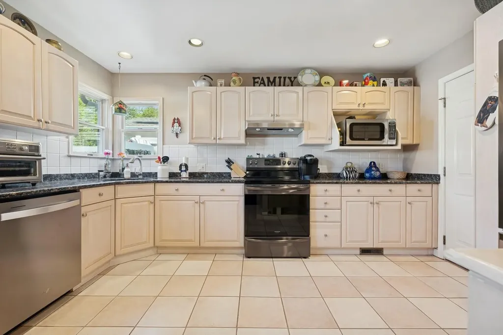 1334 Martin Drive Wantagh NY 11793