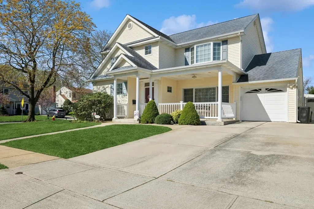 1334 Martin Drive Wantagh NY 11793