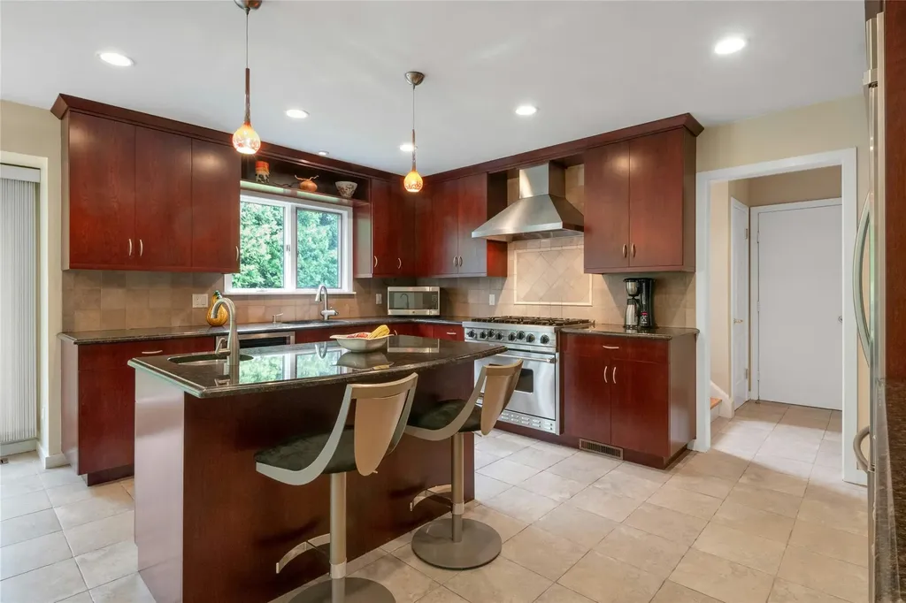 19 Trapping Way Pleasantville NY 10570