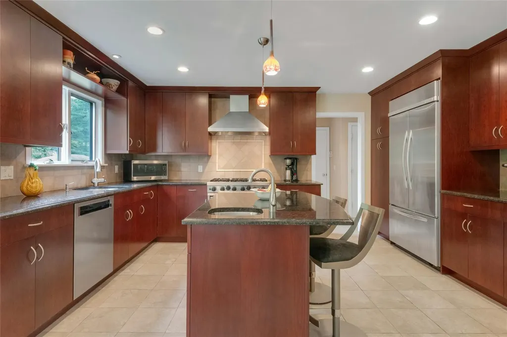 19 Trapping Way Pleasantville NY 10570