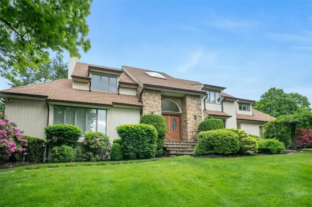 19 Trapping Way Pleasantville NY 10570