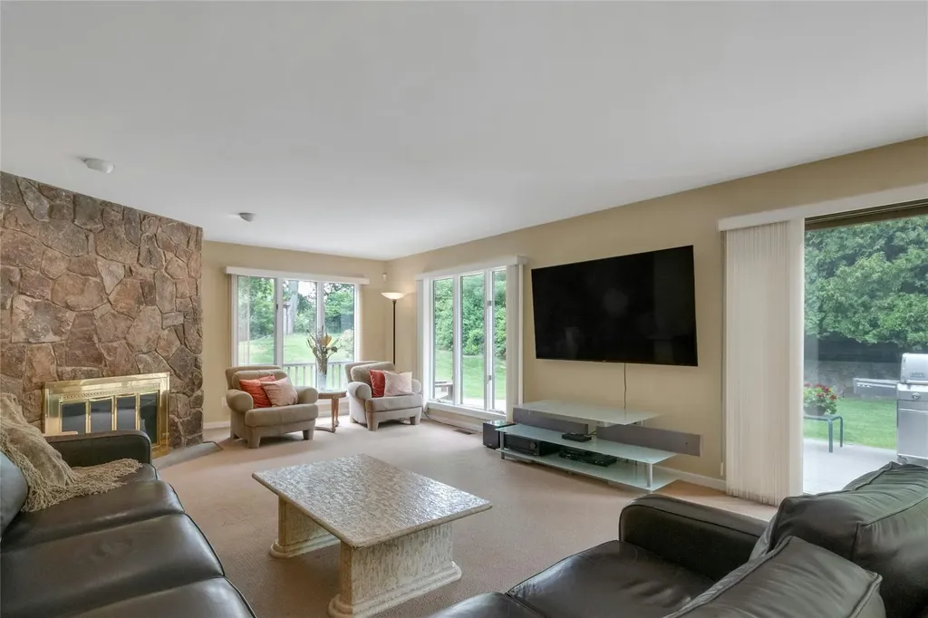 19 Trapping Way Pleasantville NY 10570