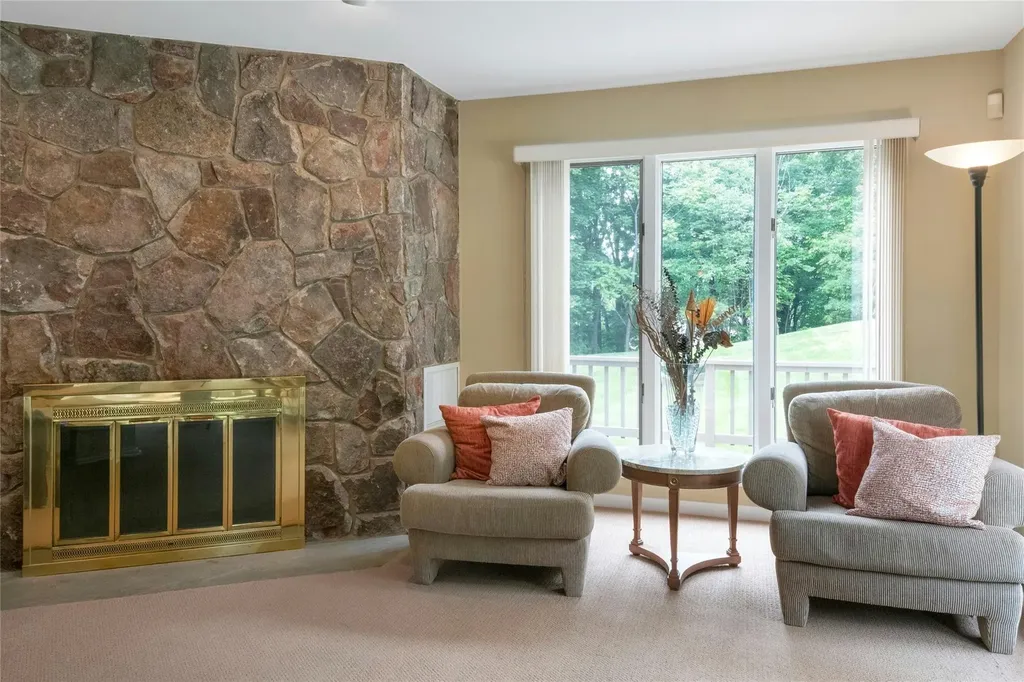 19 Trapping Way Pleasantville NY 10570