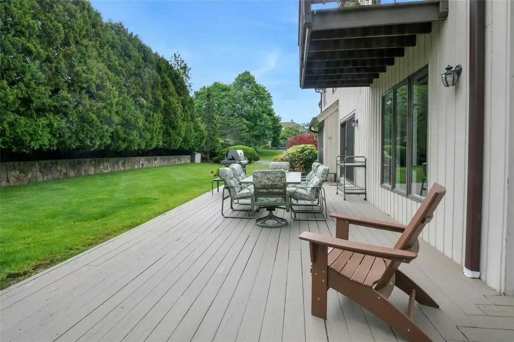 19 Trapping Way Pleasantville NY 10570