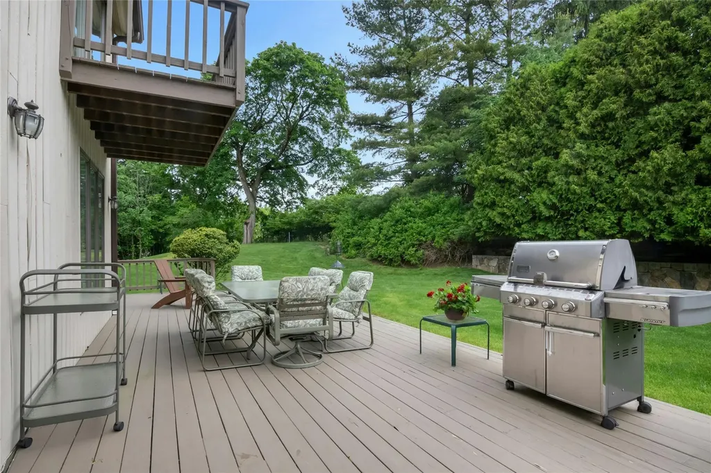 19 Trapping Way Pleasantville NY 10570