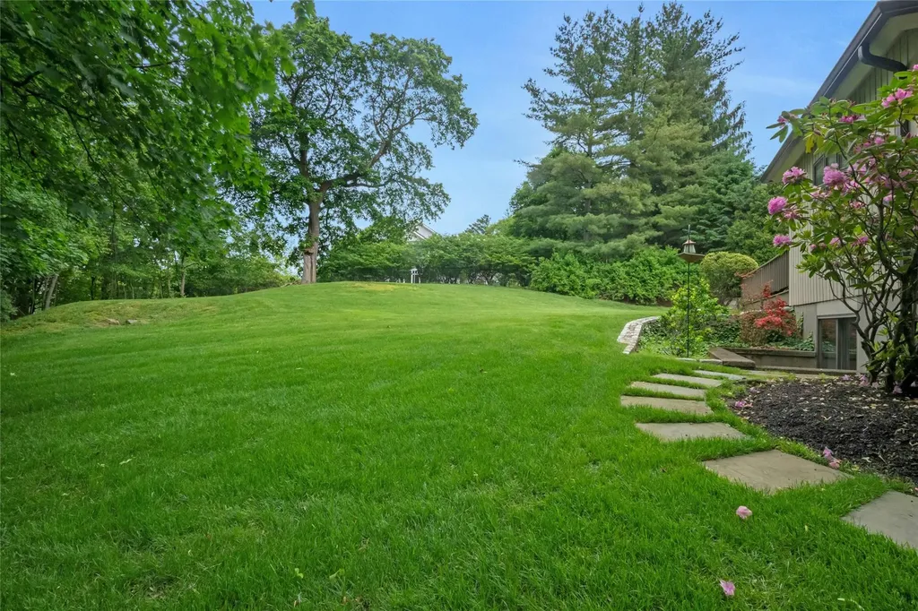 19 Trapping Way Pleasantville NY 10570