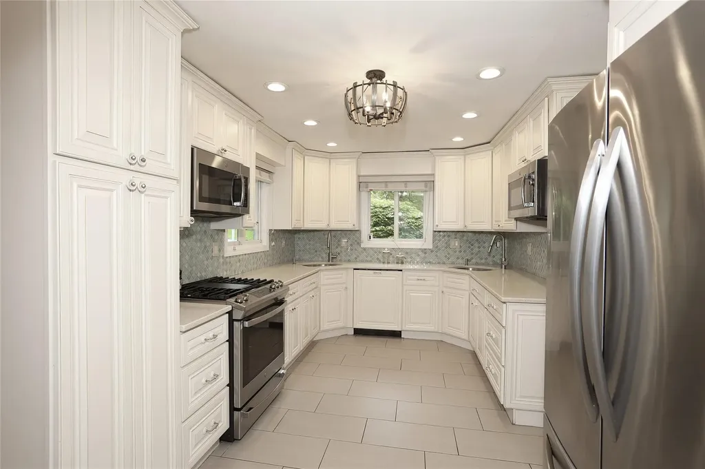 18 Oakwood Terrace Spring Valley NY 10977