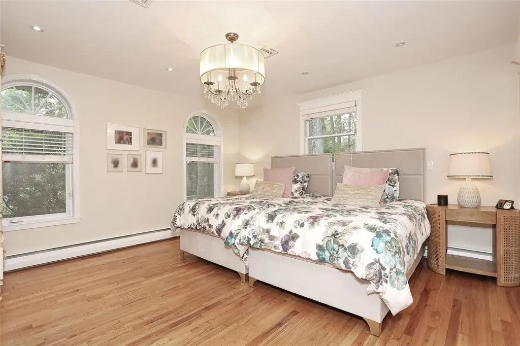 18 Oakwood Terrace Spring Valley NY 10977