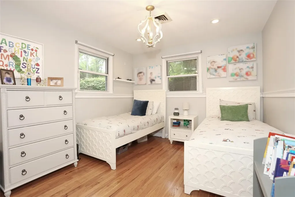 18 Oakwood Terrace Spring Valley NY 10977