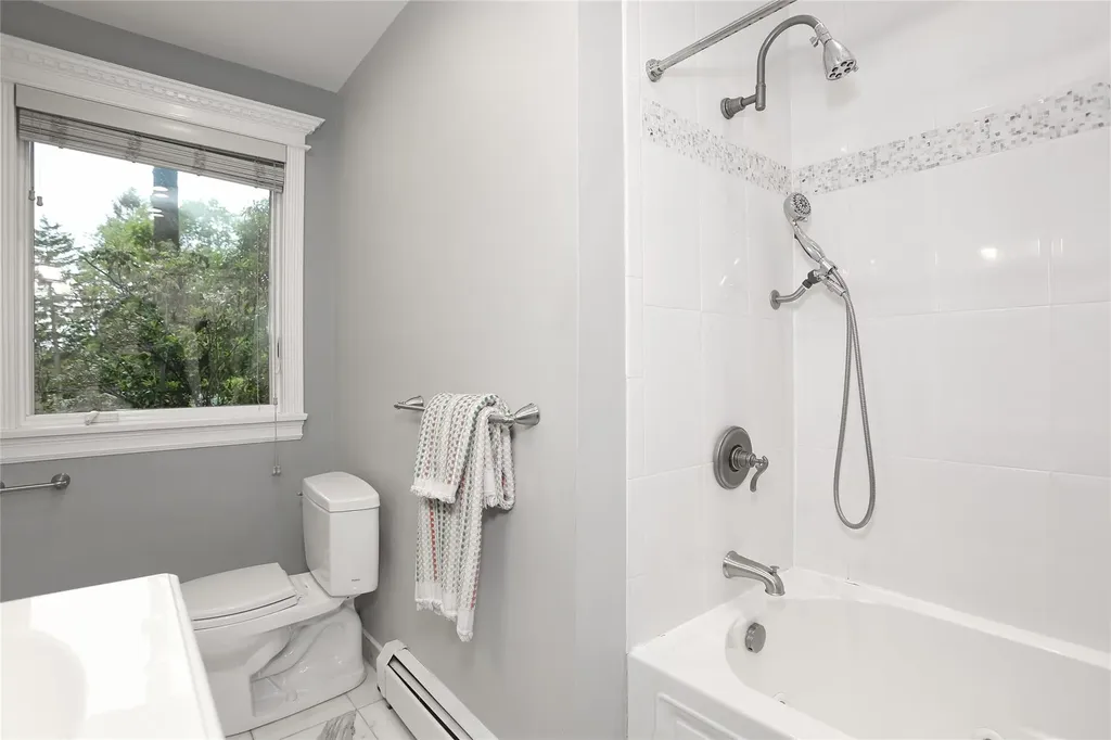 18 Oakwood Terrace Spring Valley NY 10977