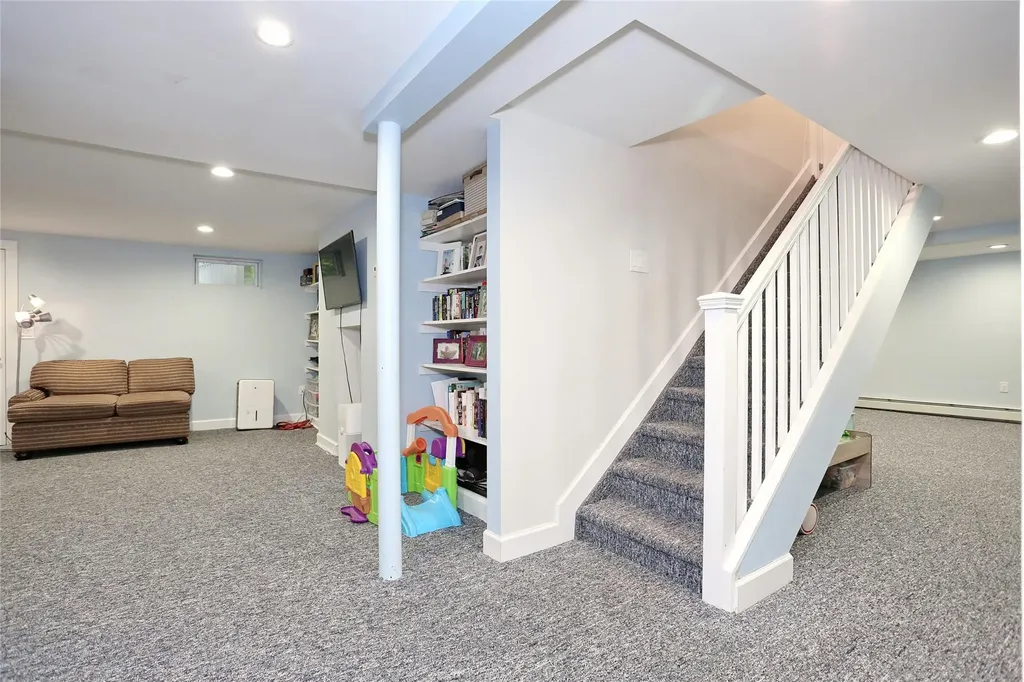 18 Oakwood Terrace Spring Valley NY 10977