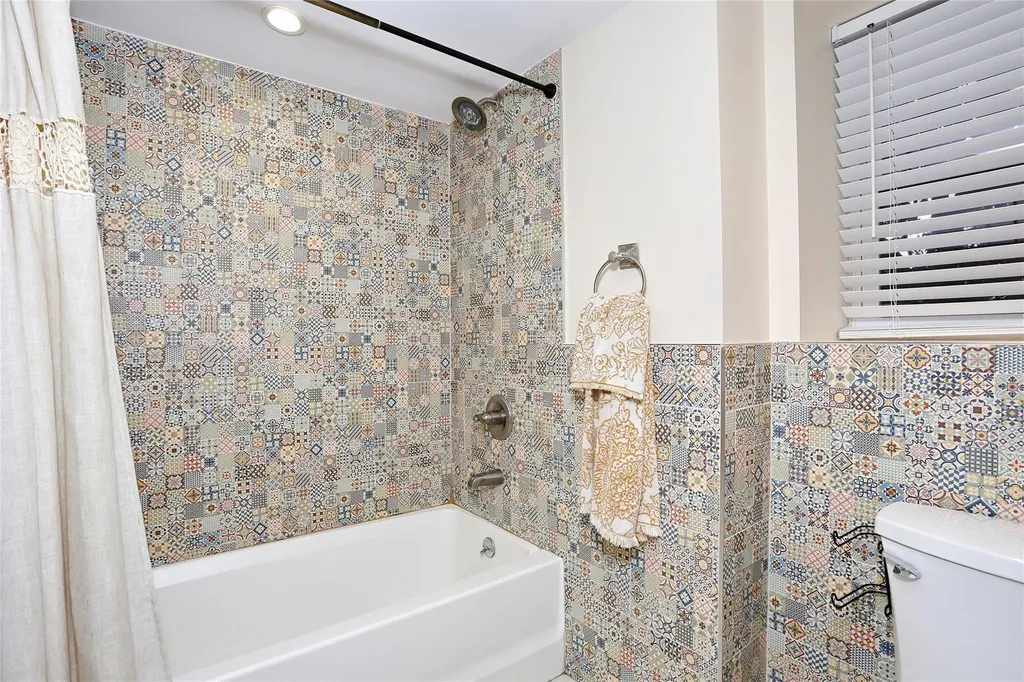 18 Oakwood Terrace Spring Valley NY 10977
