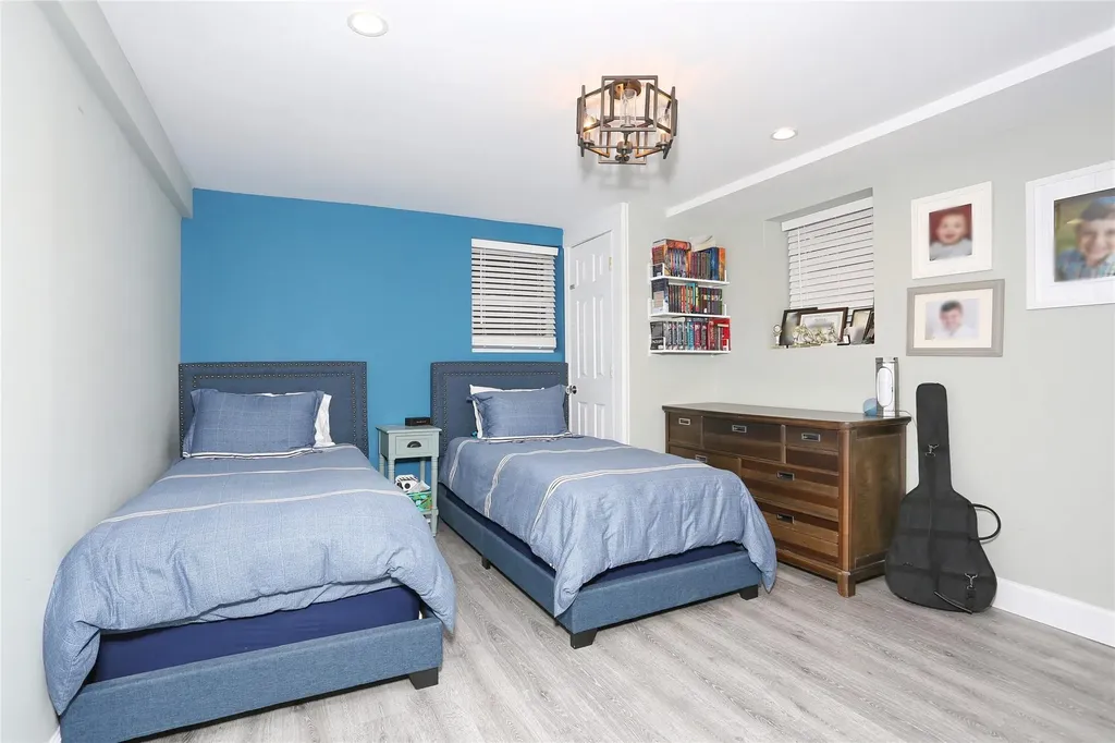 18 Oakwood Terrace Spring Valley NY 10977