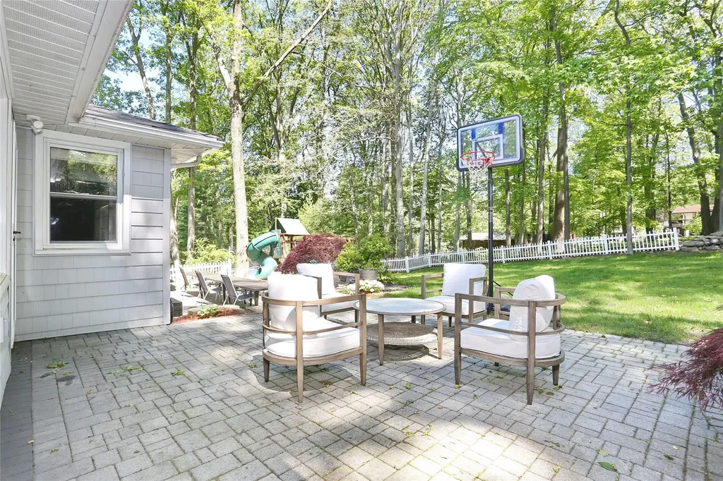 18 Oakwood Terrace Spring Valley NY 10977