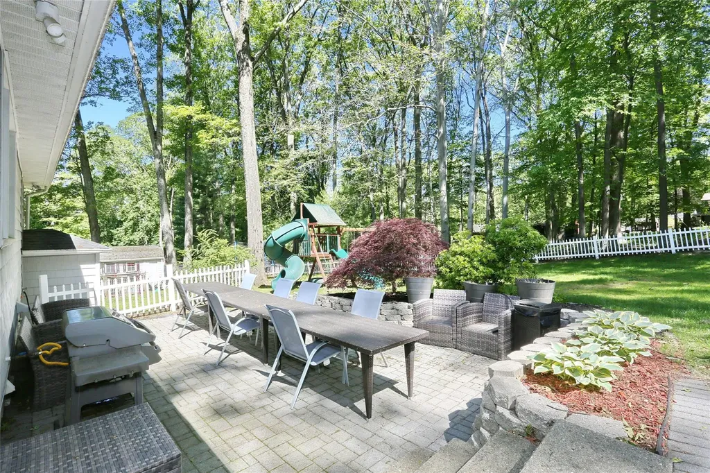 18 Oakwood Terrace Spring Valley NY 10977
