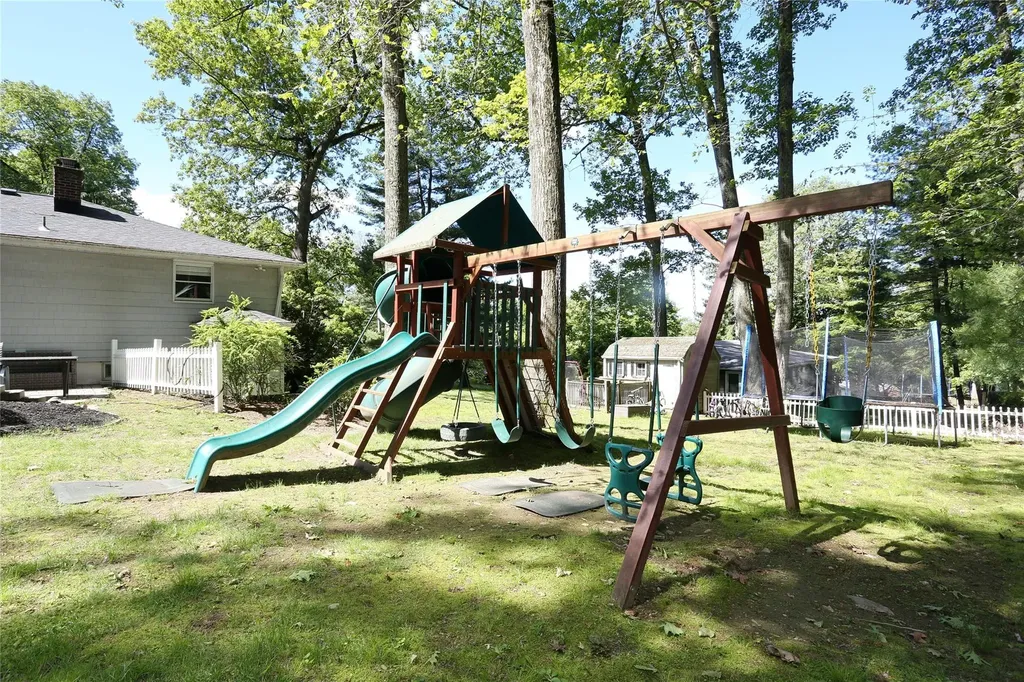 18 Oakwood Terrace Spring Valley NY 10977