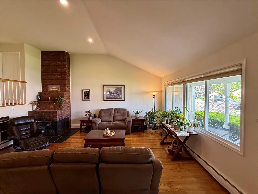 1122 Olive Place North Bellmore NY 11710