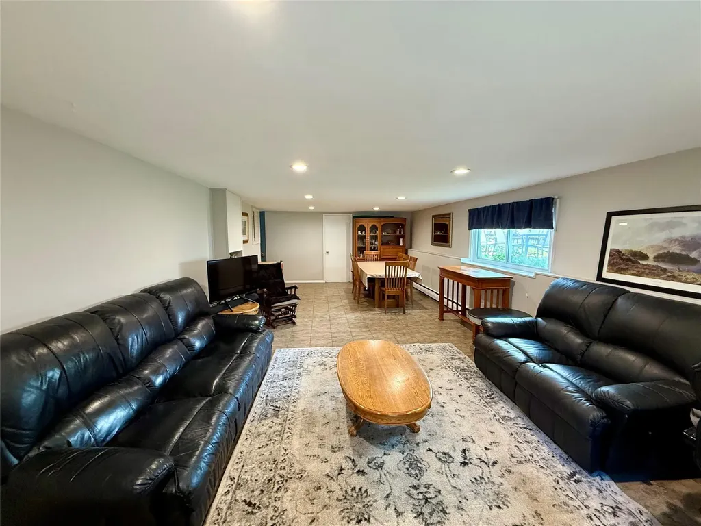 1122 Olive Place North Bellmore NY 11710