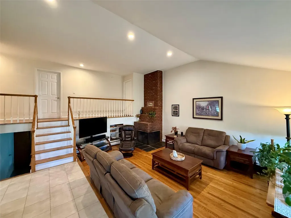1122 Olive Place North Bellmore NY 11710