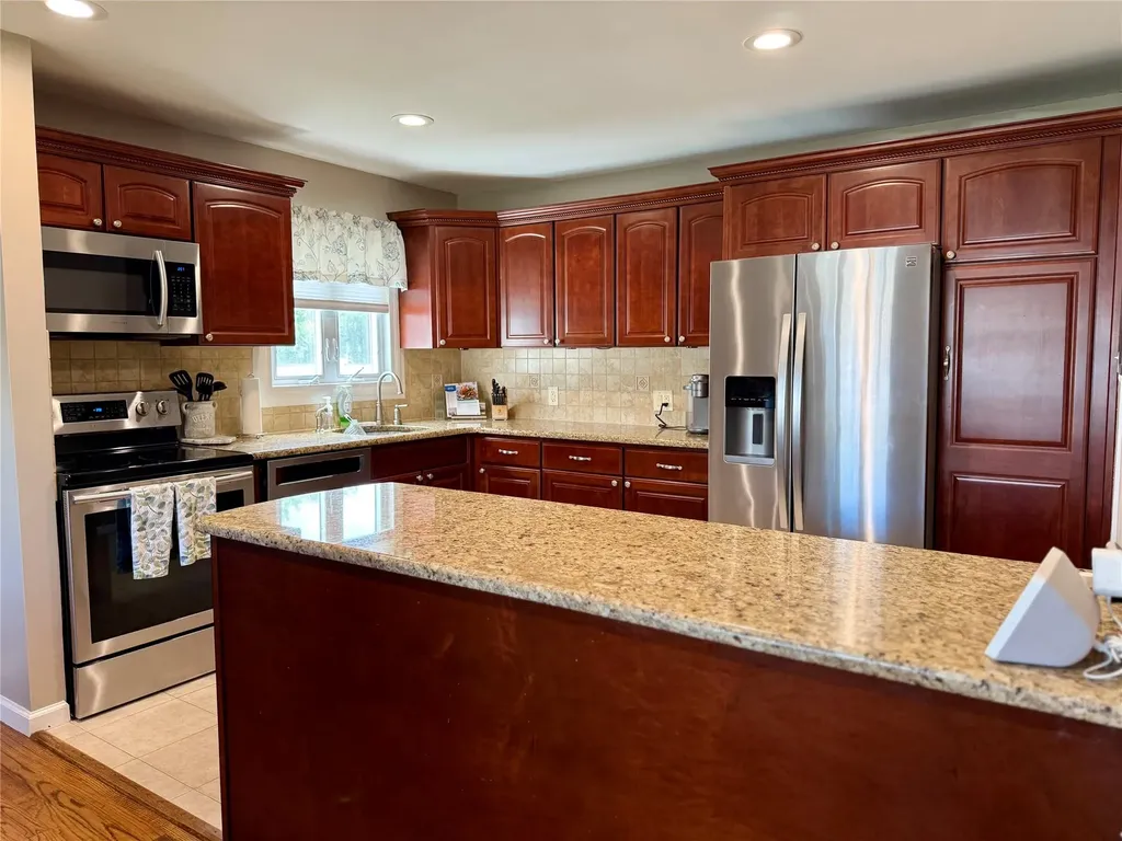 1122 Olive Place North Bellmore NY 11710