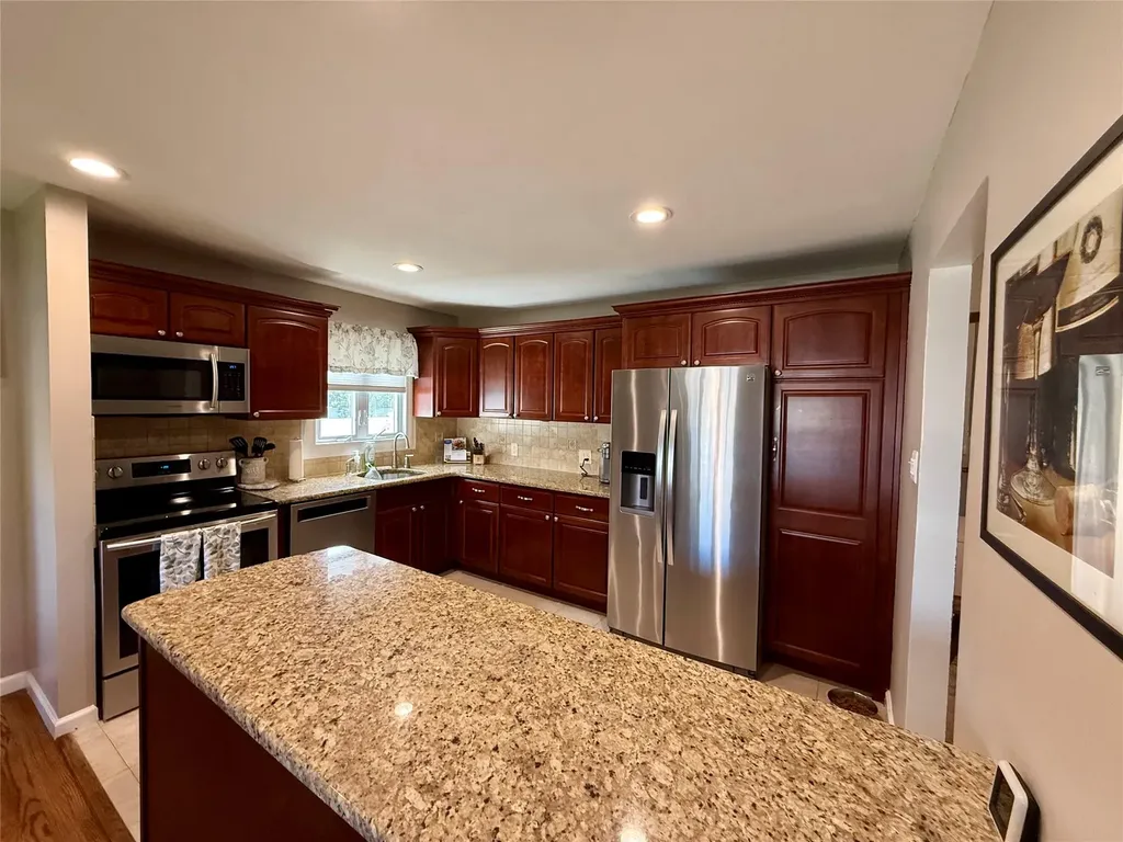 1122 Olive Place North Bellmore NY 11710