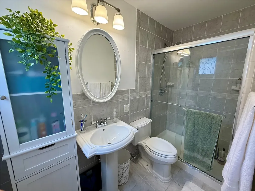 1122 Olive Place North Bellmore NY 11710