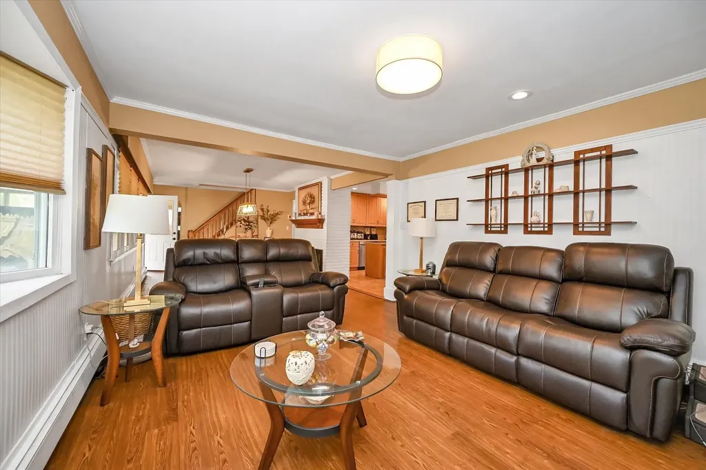 12 Spoke Lane Levittown NY 11756