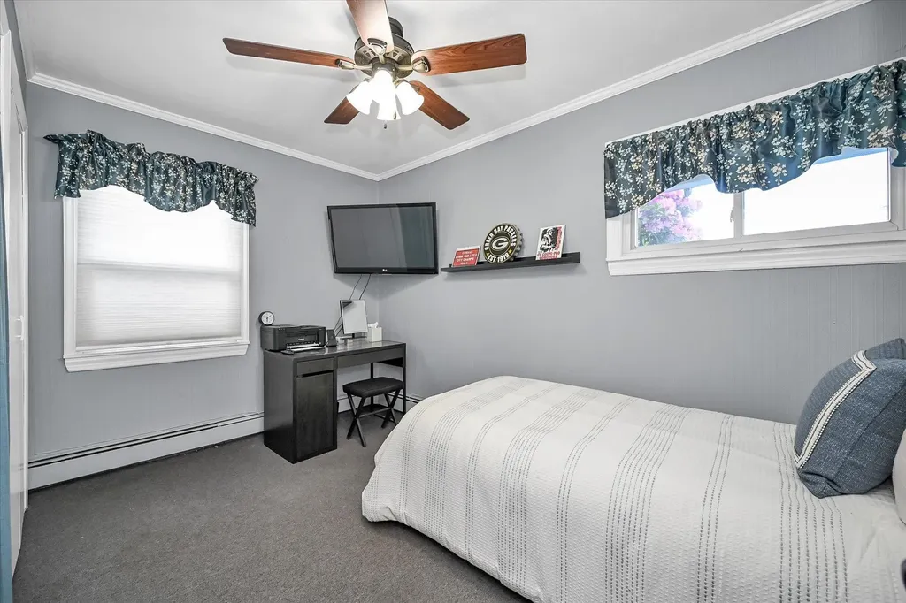 12 Spoke Lane Levittown NY 11756
