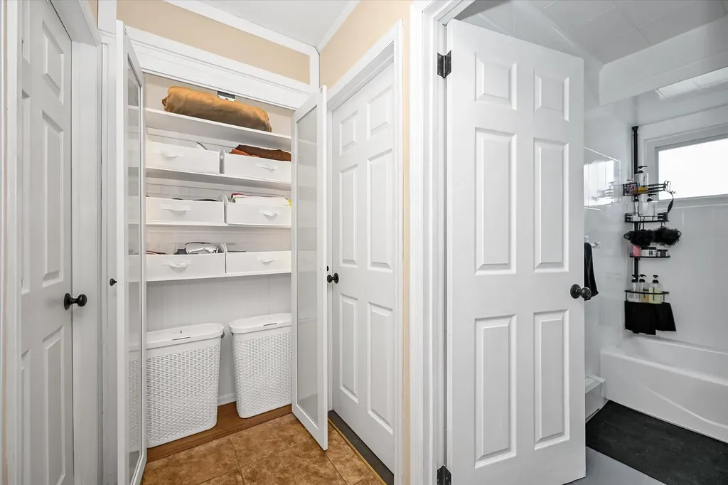 12 Spoke Lane Levittown NY 11756