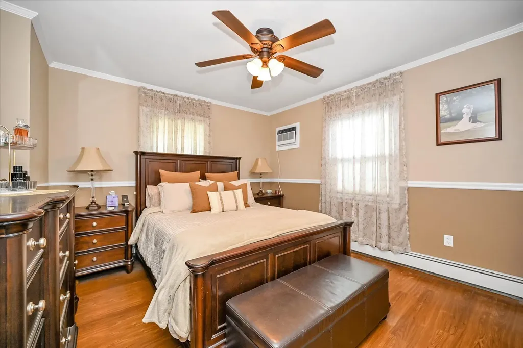 12 Spoke Lane Levittown NY 11756