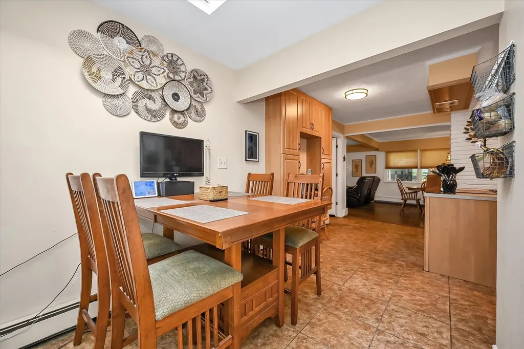 12 Spoke Lane Levittown NY 11756