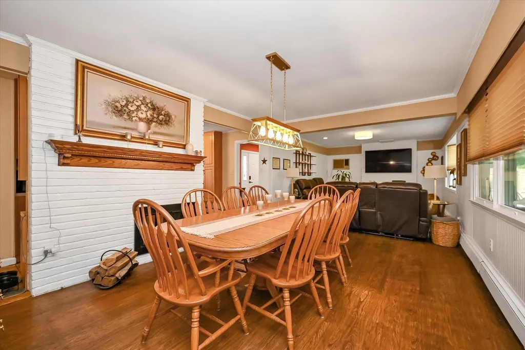 12 Spoke Lane Levittown NY 11756