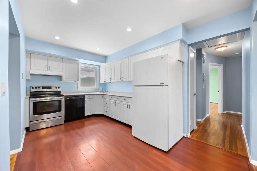 267 10th Street Bethpage NY 11714