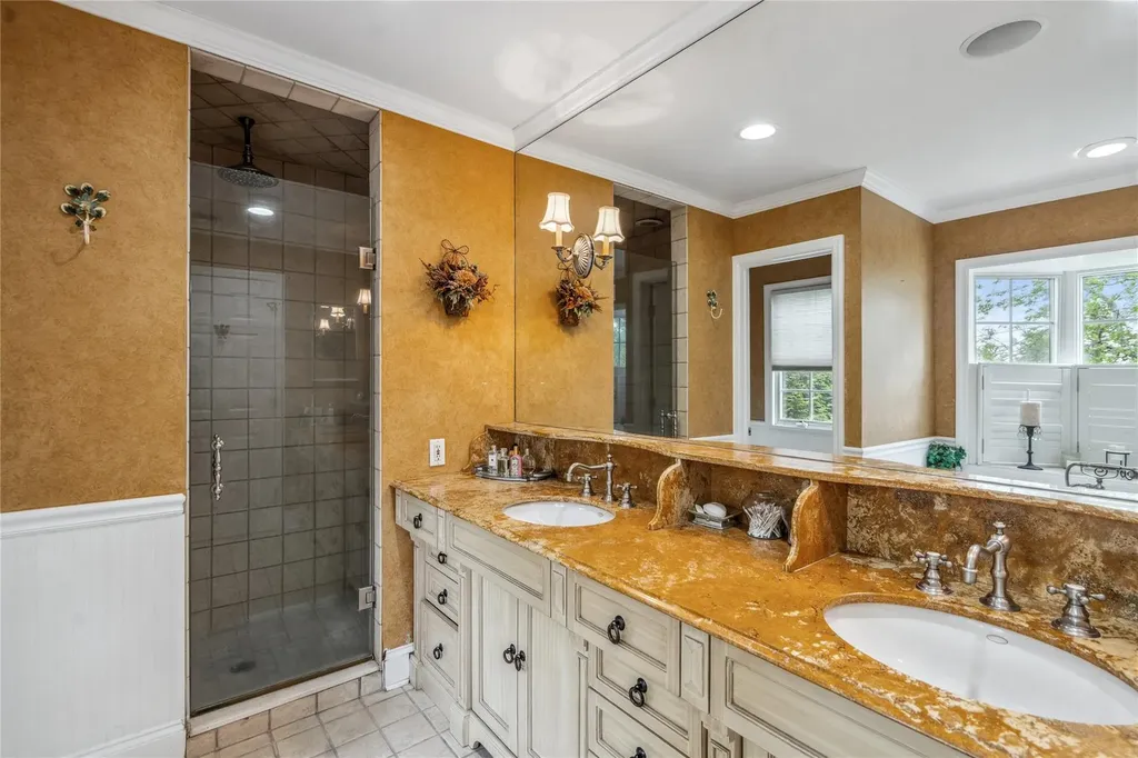 110 Cayuga Place Jericho NY 11753