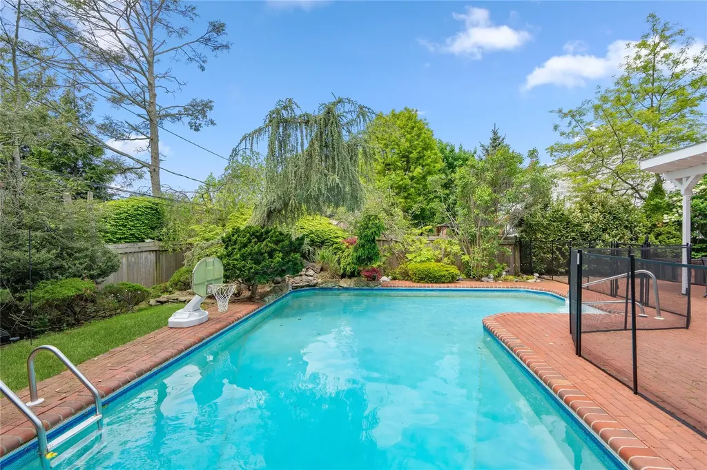 110 Cayuga Place Jericho NY 11753