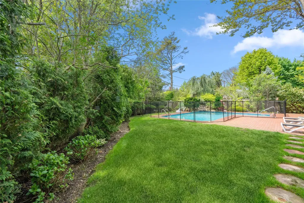 110 Cayuga Place Jericho NY 11753