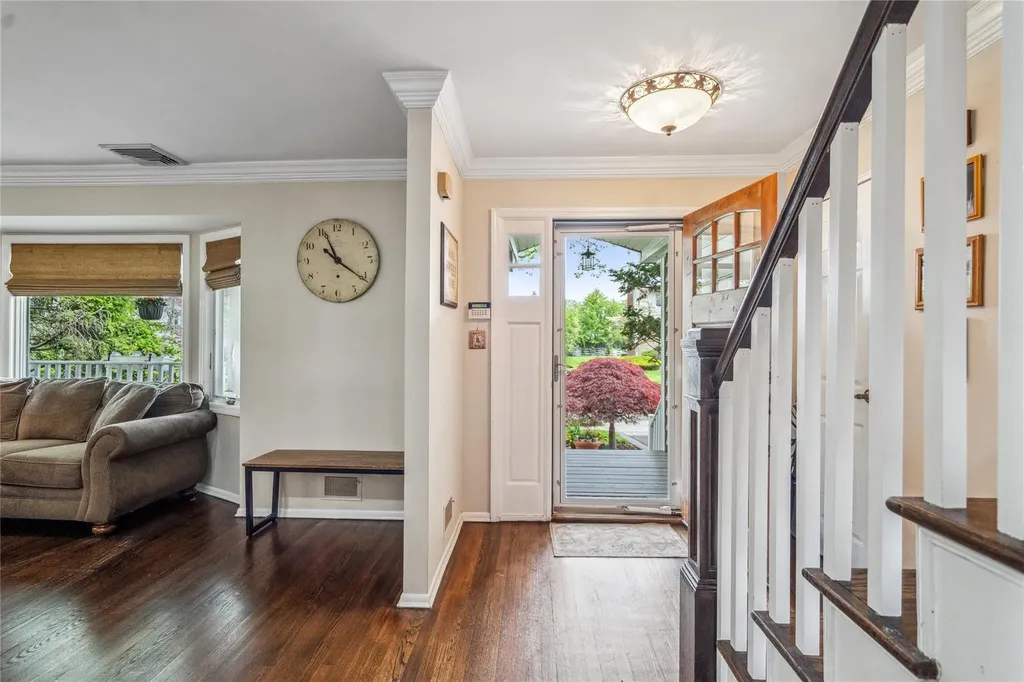 110 Cayuga Place Jericho NY 11753