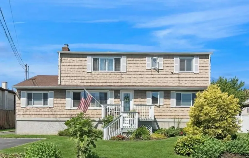 56 Yacht Club Road Babylon NY 11702