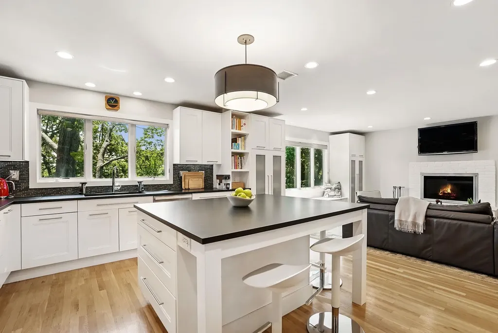 2 Lundy Lane Larchmont NY 10538