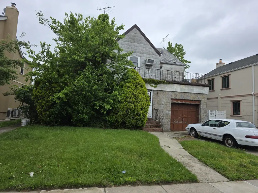 7636 173rd Street Fresh Meadows NY 11366