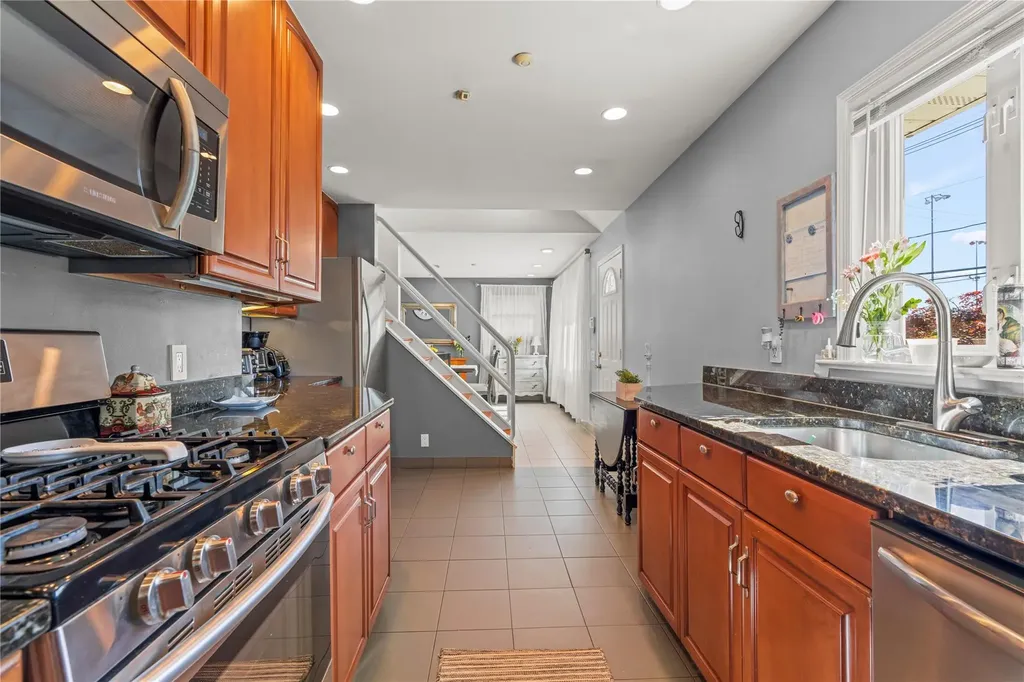 64 Chester Road Lynbrook NY 11563